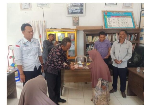 Pemerintah Pekon Sukamulya Salurkan BLT-DD Tahap Pertama 2025