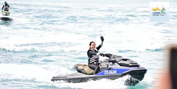 Atraksi Jetski Merak–Bakauheni Resmi Buka Lamsel Fest 2025, Zita Anjani Pimpin Langsung Penyeberangan Bersejarah