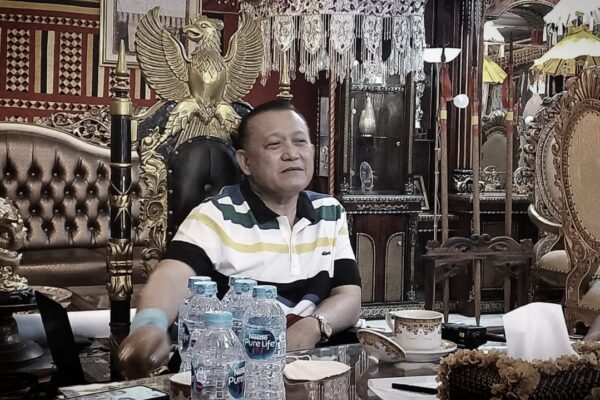 Dang Ike Tegaskan Tak Lagi Gunakan Jabatan Kepaksian Pernong, Pilih Fokus sebagai Tokoh Adat dan Tokoh Masyarakat Lampung